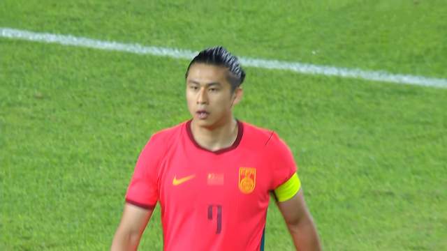 标题：12亿欧元，27脚射门，被一个40岁门将逼到崩溃边缘
